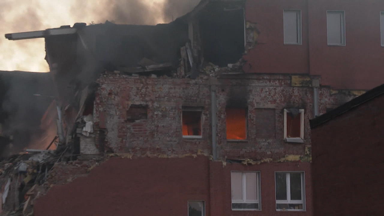 explosion in dreistockigem wohnhaus in hamburg barmbek