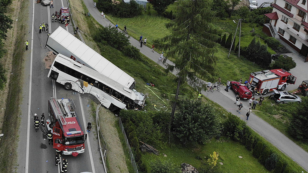 Schwerer Busunfall in Polen