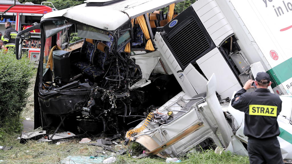 Schwerer Busunfall in Polen