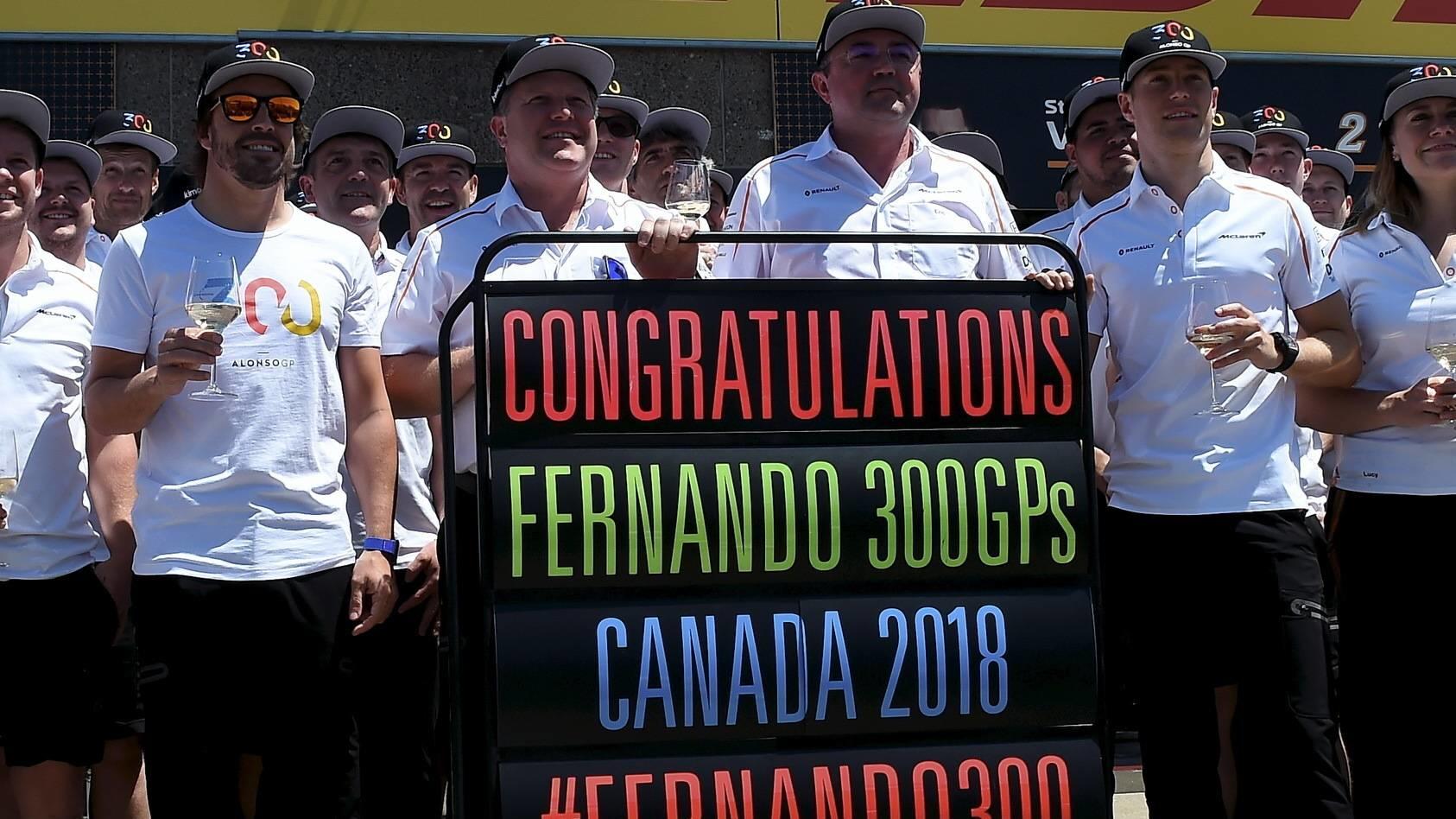 Bilder des Tages - SPORT Entrenamientos libres del GP de F1 de Canada en el circuito Jaques Villeneuve. En la imagen, Fernando Alonso celebra 300 grandes premios. Test day for Canadian F1 GP at Jaques Villeneuve circuit. In this picture, Fernando Alo