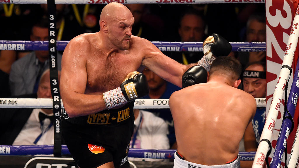 MANCHESTER, ENGLAND - JUNE 09:  Tyson Fury punches Sefer Seferi during there heavyweight contest at Manchester Arena on June 9, 2018 in Manchester, England.  (Photo by Nathan Stirk/Getty Images)