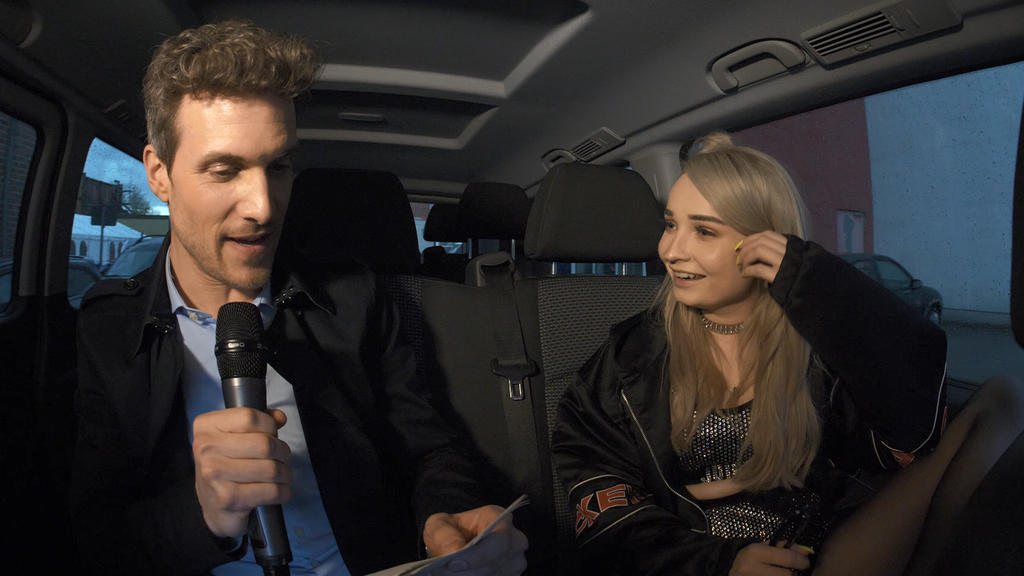 GZSZ: Thaddäus Meilinger führt mit Kim Petras ein Interview.