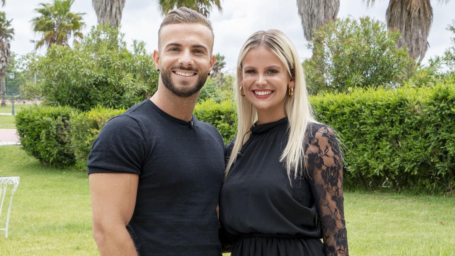Das „Love Island“-Traumpaar Julian Evangelos und Stephanie Schmitz ist seit 2017 in einer glücklichen Beziehung. 