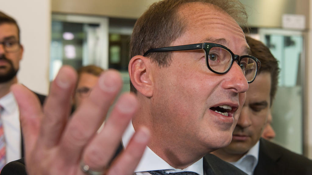 18.06.2018, Bayern, München: Alexander Dobrindt (CSU), Vorsitzender der CSU-Landesgruppe kommt zur Sitzung des CSU-Vorstands in der Parteizentrale in der bayerischen Landeshauptstadt. Foto: Peter Kneffel/dpa +++ dpa-Bildfunk +++