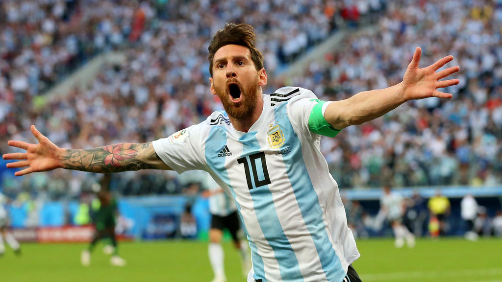 SAINT PETERSBURG, RUSSIA - JUNE 26: Lionel Messi of Argentina celebrates after scoring his team's first goal during the 2018 FIFA World Cup Russia group D match between Nigeria and Argentina at Saint Petersburg Stadium on June 26, 2018 in Saint Pete
