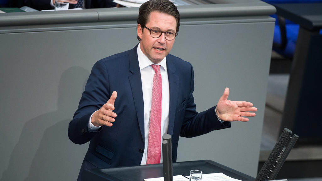03.07.2018, Berlin: Andreas Scheuer (CSU), Bundesminister für Verkehr und digitale Infrastruktur, spricht bei der Plenarsitzung im Deutschen Bundestag. Im Mittelpunkt der 44. Sitzung der 19. Wahlperiode stehen die Schlussberatungen über den Bundeshau
