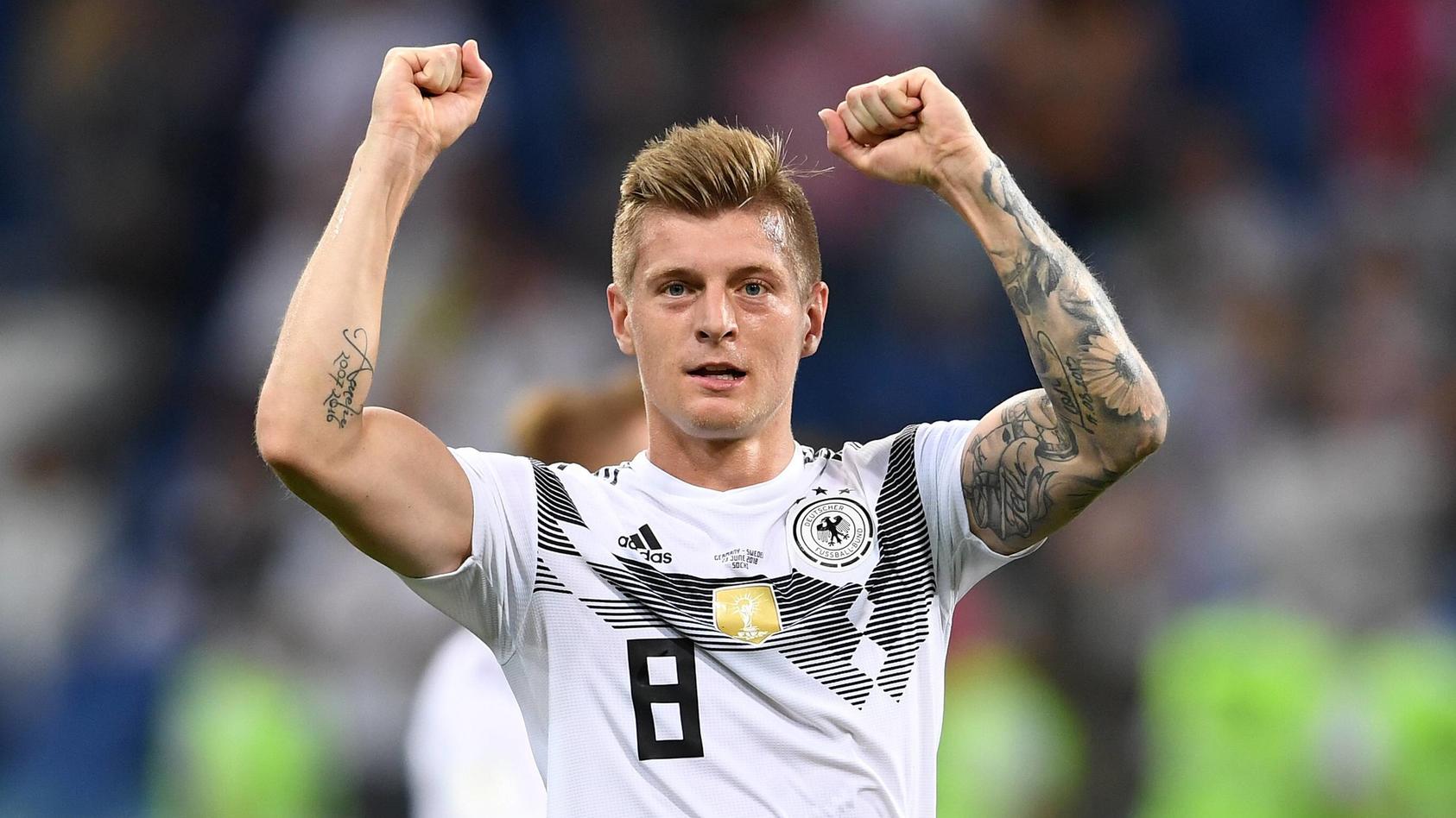 Toni Kroos So Kommt Das Tattoo Von Tochterchen Amelie Bei Seinen Fans An