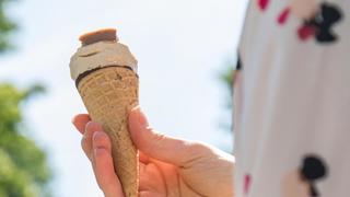 Eis in der Waffel