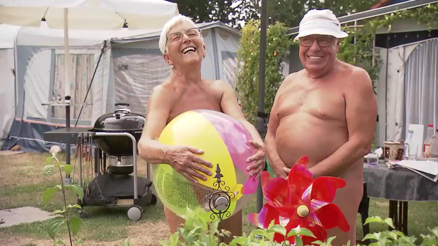 Nackt beim camping