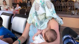Melanie Dudley aus Texas stillte ihr Kind in einem mexikanischen Restaurant