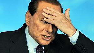 ARCHIV - Der italienische Ministerpräsident Silvio Berlusconi, aufgenommen beim Parteitag in Mailand (Archivbild vom 03.10.2010). Der italienische Regierungschef Berlusconisoll sich in der Sexaffäre um die Marokkanerin Ruby vor Gericht verantworten. Die Mailänder Staatsanwälte haben am Mittwoch (09.02.2011) ein Schnellverfahren gegen Berlusconi beantragt. Ihre Anklagepunktelauten auf Amtsmissbrauch und auf Begünstigung von Prostitution mitMinderjährigen. dpa Foto: EPA/DANIEL DAL ZENNARO (zu dpa 0428 am 09.02.2011)  +++(c) dpa - Bildfunk+++