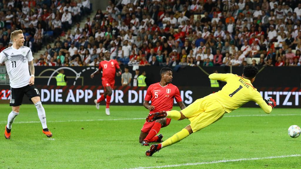 Schuss von Marco Reus (Deutschland, Germany) gegen Torwart Pedro Gallese (Peru) - 09.09.2018: Deutschland vs. Peru, Wirsol Arena Sinsheim, Freundschaftsspiel DISCLAIMER: DFB regulations prohibit any use of photographs as image sequences and/or quasi-