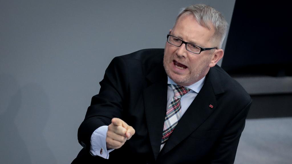 SPD-Politiker Johannes Kahrs hat im Bundestag die AfD scharf angegriffen.