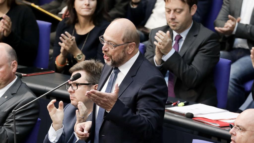 Martin Schulze machte im Bundestag den Anfang.