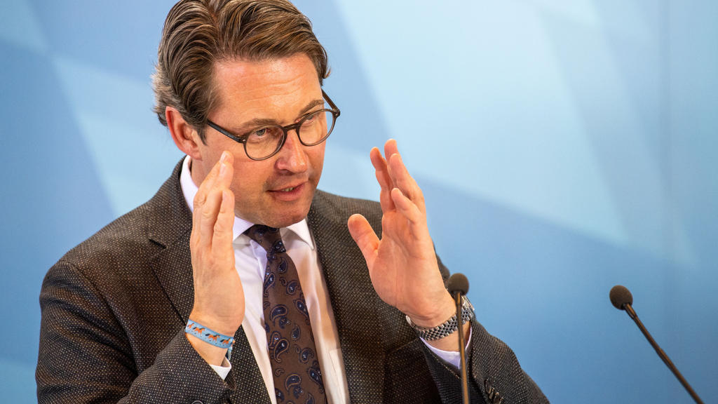 25.09.2018, Bayern, München: Andreas Scheuer (CSU), Bundesminister für Verkehr und digitale Infrastruktur, nimmt an der Pressekonferenz nach der bayerischen Kabinettssitzung teil. Foto: Lino Mirgeler/dpa +++ dpa-Bildfunk +++