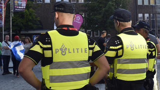 Zwei niederländische Polizisten
