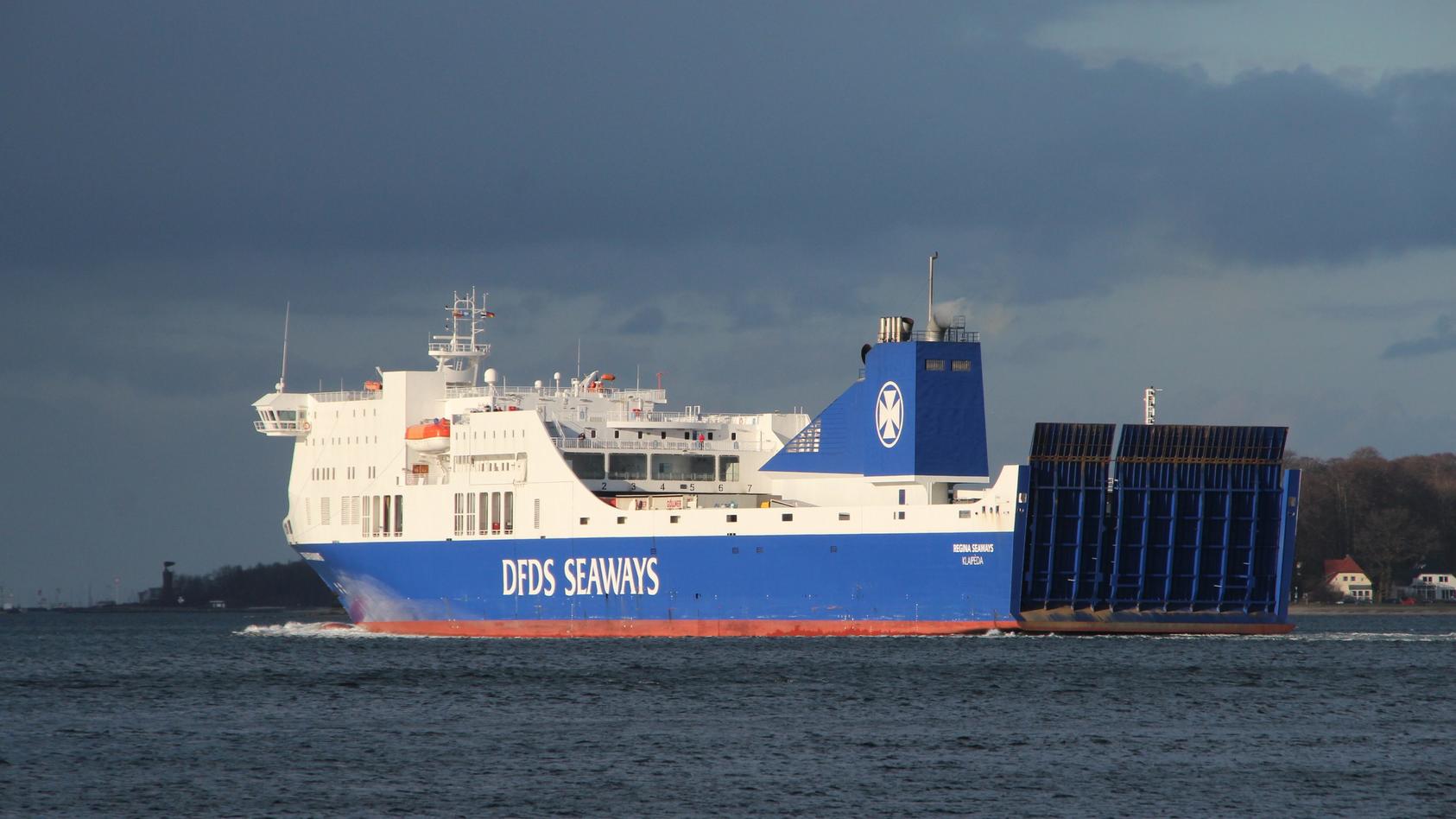 Kiel - Kieler Foerde - Schiffe - Reederei DFDS - Seaways Faehre Regina | Verwendung weltweit
