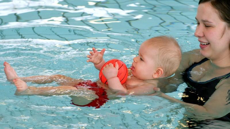 Allergie bei Kindern: Ist das Babyschwimmen schuld?