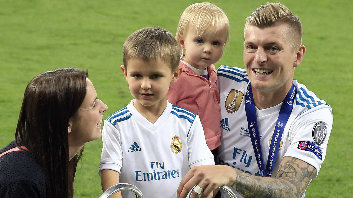 Jessica Kroos, Ehefrau von Fußballer Toni Kroos, musste mit ihren Kindern schlechte Erfahrungen in München machen.