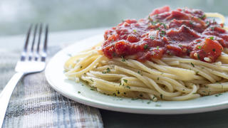 Spaghetti mit selbstgemachter Tomatensoße