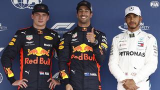 2018 Mexican GP AUTODROMO HERMANOS RODRIGUEZ, MEXICO - OCTOBER 27: Top three Qualifiers, second placed Max Verstappen, Red Bull Racing, pole man Daniel Ricciardo, Red Bull Racing, and Lewis Hamilton, Mercedes AMG F1 during the Mexican GP at Autodromo Hermanos Rodriguez on October 27, 2018 in Autodromo Hermanos Rodriguez, Mexico. (Photo by Glenn Dunbar / LAT Images) Images) PUBLICATIONxINxGERxSUIxAUTxHUNxONLY _31I4775  