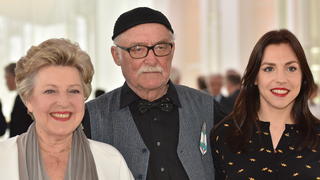 Schauspielerin Marie Luise Marjan und das Produzenten-Duo Hans W. und Haha Geißendörfer 4. April 2017 in Köln beim Treffen der Fernsehbranche "WDR Treff".