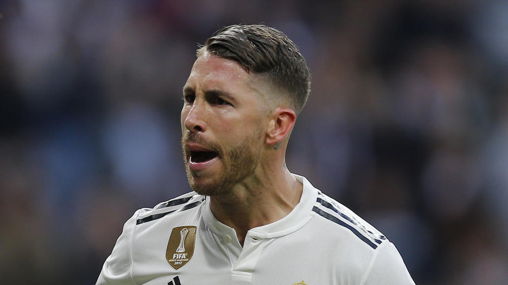 03.11.2018, Spanien, Madrid: Fußball: Primera Division, 11. Spieltag, Real Madrid - Real Valladolid. Real Madrids Sergio Ramos jubelt über seinen Treffer zum 2:0. (Ramos wehrt sich gegen Berichte: «Entschieden gegen Doping») Foto: Paul White/AP/dpa +