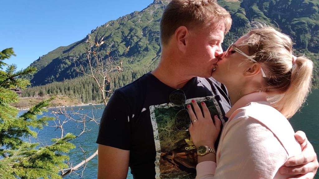 Bauer Jörn und seine Oliwia sind verlobt.