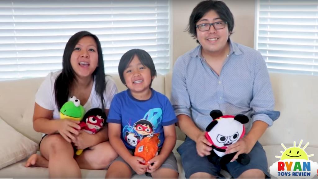 Ryan ToysReview - Ryan und seine Eltern