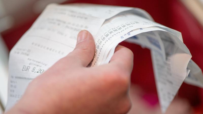 Kassenbons gehören nicht in den Papiermüll