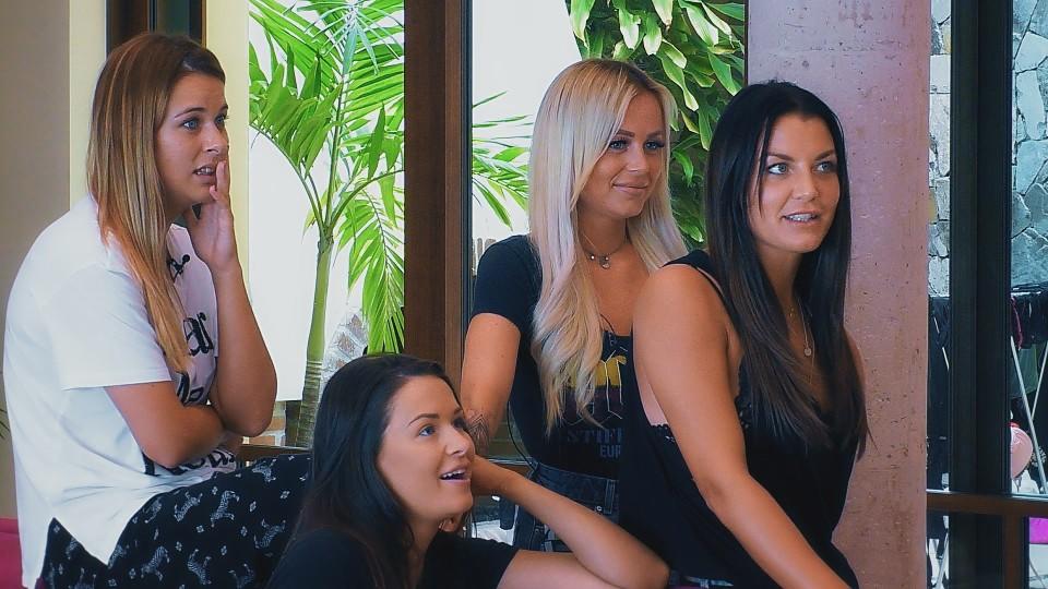 Immer mehr Frauen haben ein Einzeldate mit dem Bachelor. Nur Jade (m.) nicht.