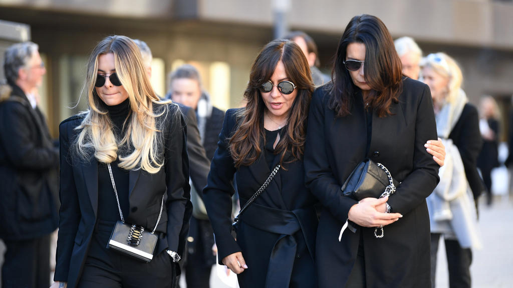 Sophia & Simone Thomalla mit Katy Assauer auf der Gedenkfeier für Rudi Assauer