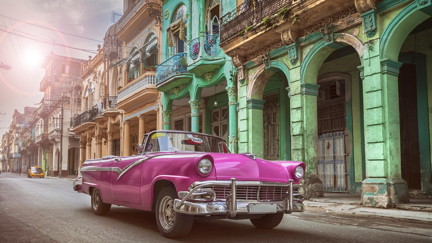 Vor allem die Hauptstadt Havanna ist für die stylischen Oldtimer bekannt.