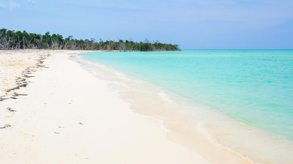 Der Strand von Cayo Levisa überzeugt durch schneeweißen Sand und kristallklares Meer.