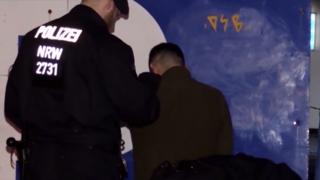 schwerer-unfall-beim-ueberholen-auf-b7-in-thueringen-drei-tote-zwei-kinder-schwer-verletzt