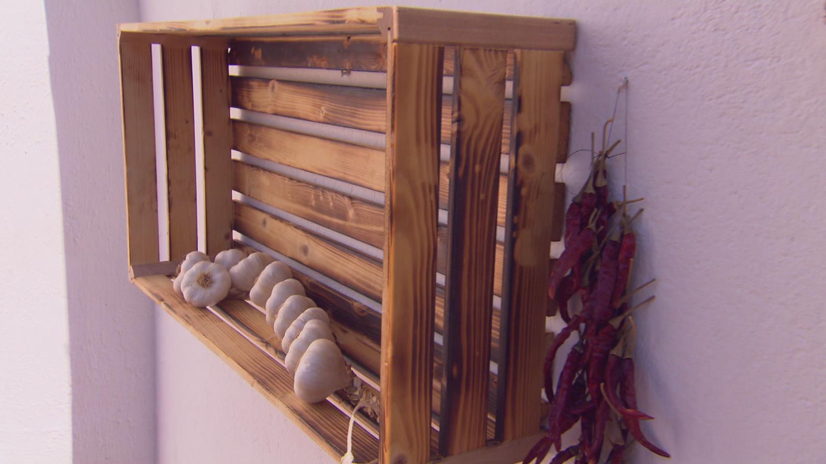 anleitung-zum-selbermachen-diy-weinkisten-regal-im-used-look