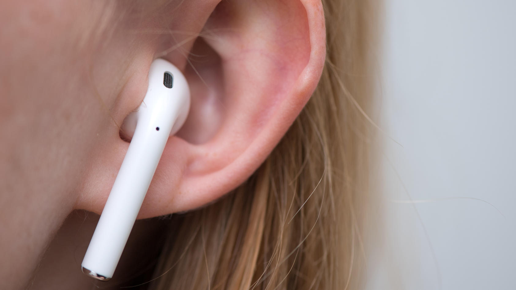 250 Wissenschaftler aus aller Welt sind sich einig: Bluetooth-Kopfhörer & Co. sind gesundheitsgefährdend.