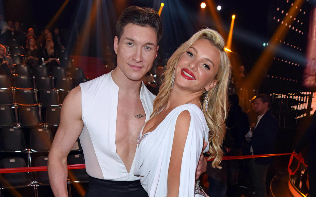 Durch Tanzpartner Evgeny hat Evelyn ihre Liebe zum Tanzen entdecken.
