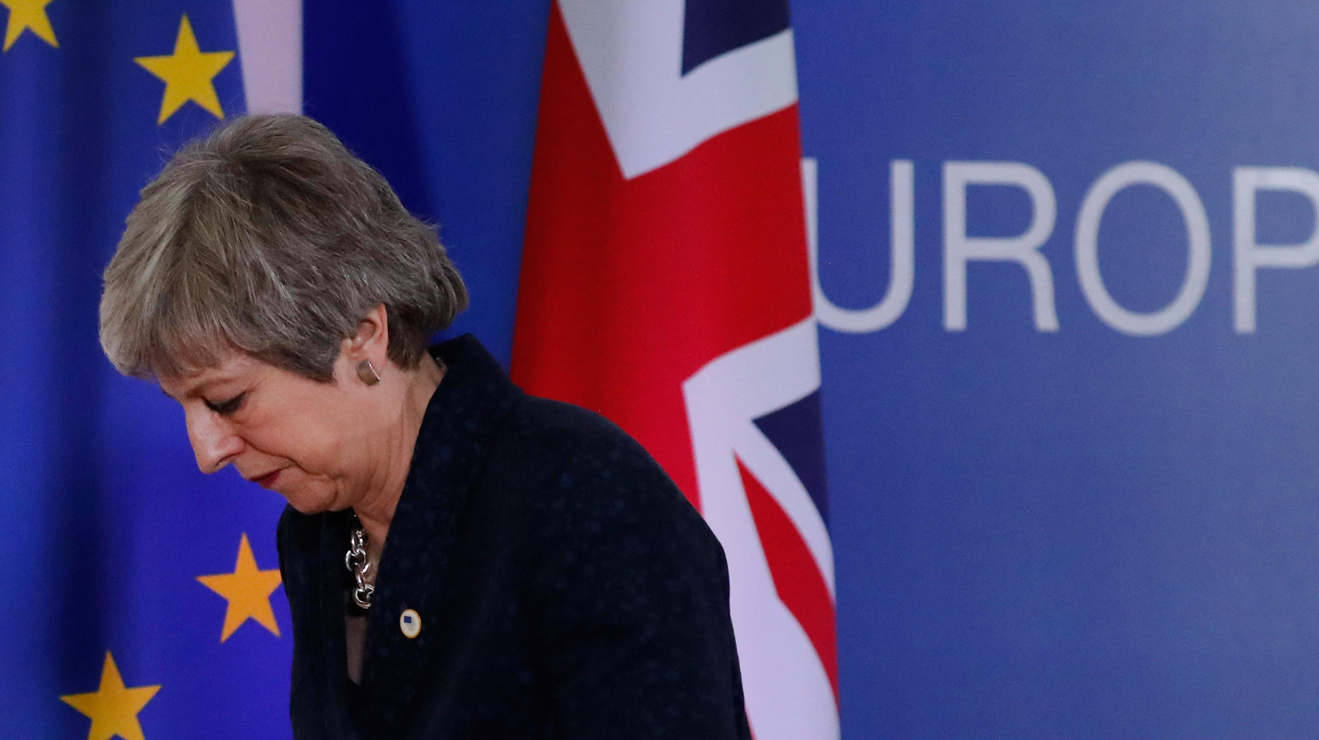 21.03.2019, Belgien, Brüssel: Theresa May, Premierministerin von Großbritannien, verlässt eine Pressekonferenz im Rahmen des EU-Gipfels. (Wiederholung mit verändertem Bildausschnitt) Foto: Frank Augstein/AP/dpa +++ dpa-Bildfunk +++
