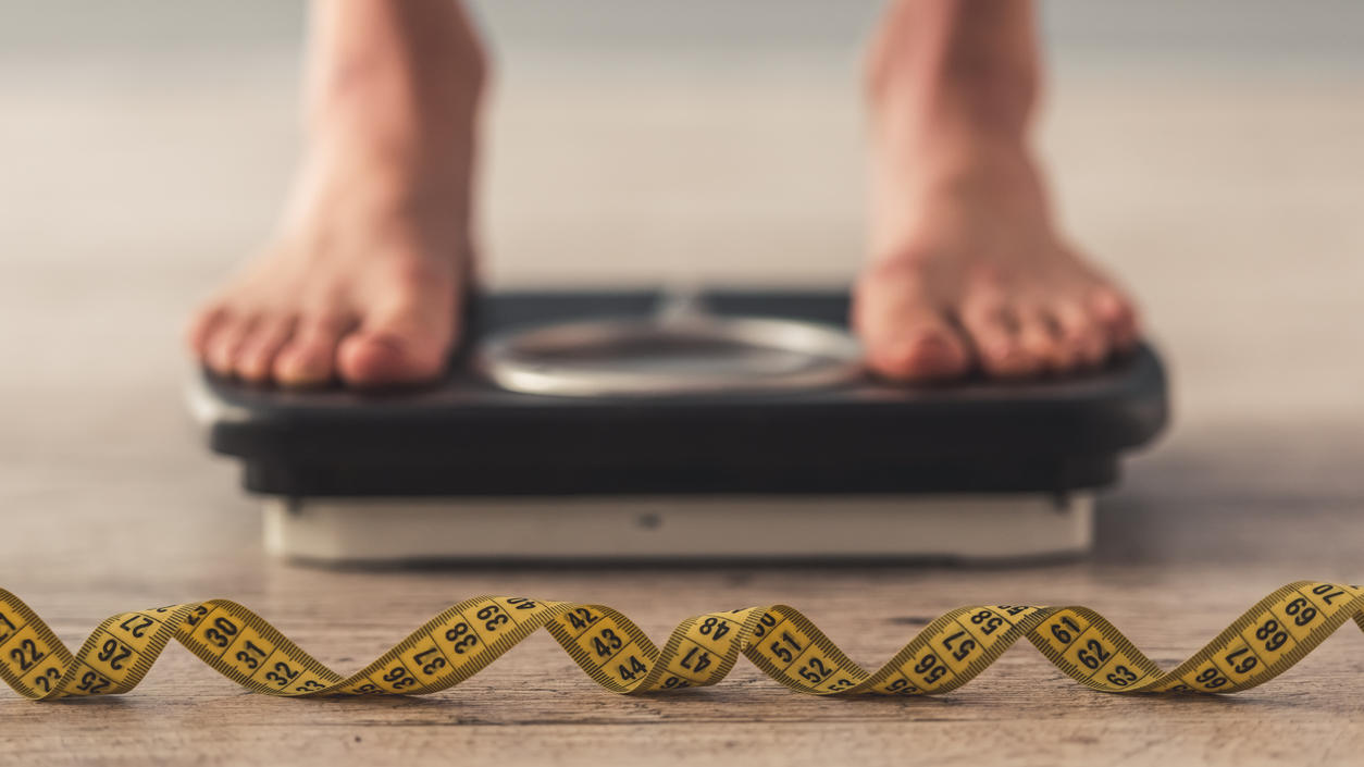 Der Body Mass Index setzt nur die Körpergröße zum Gewicht ins Verhältnis.