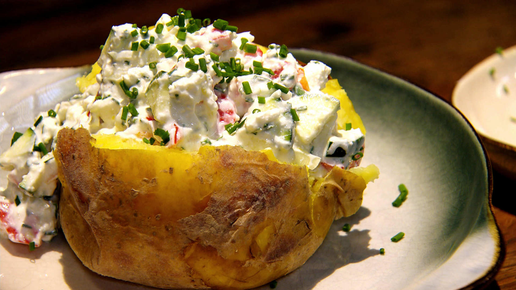 Ofenkartoffeln Mit Quark Dip Das Rezept Aus Essen Trinken Fur Jeden