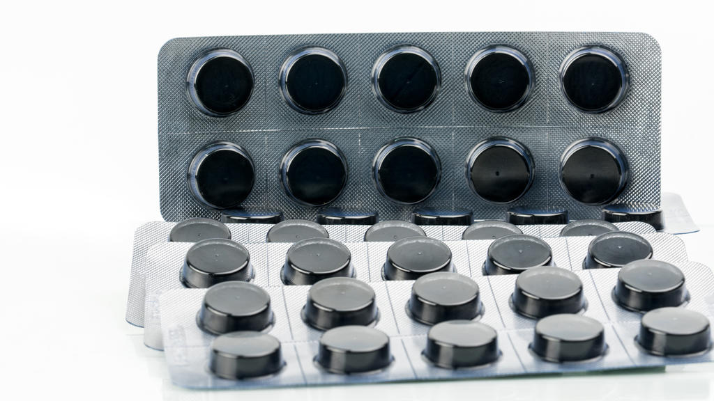 Gesundheitslexikon: Bekannte Adsorptionsmittel sind Aktivkohle und Kieselgel.