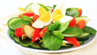 Salat mit gekochten Eiern