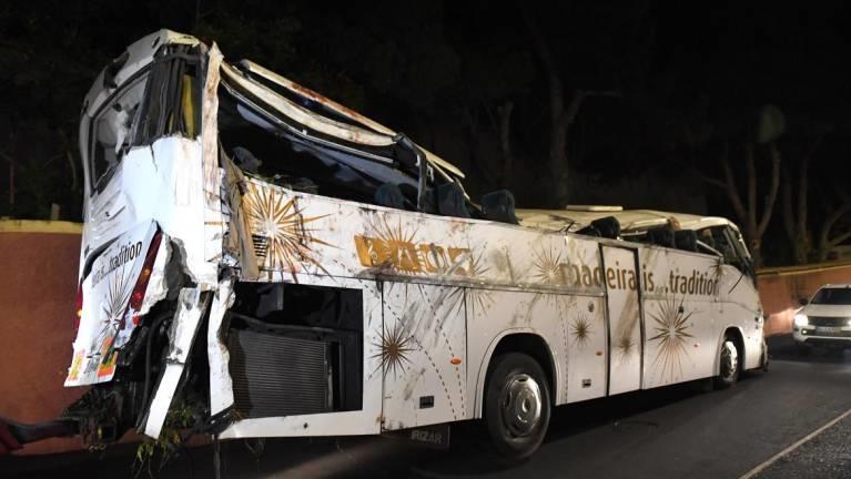 Der Bus nach dem Unglück auf Madeira in der Gemeinde Caniço mit vielen deutschen Opfern.