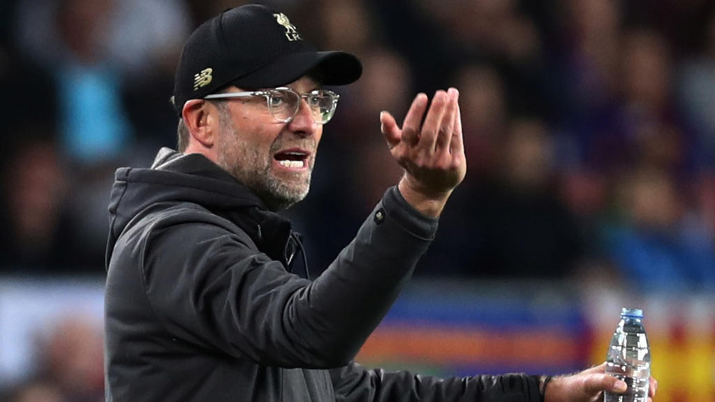 Soccer Football - Champions League Semi Final First Leg - FC Barcelona v Liverpool - Camp Nou, Barcelona, Spain - May 1, 2019  Liverpool manager Juergen Klopp gestures        REUTERS/Sergio Perez