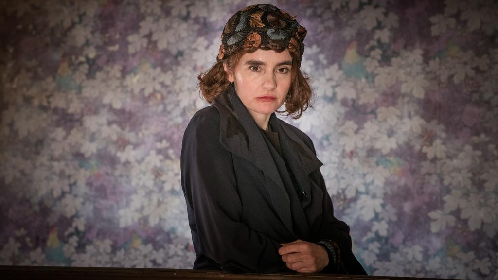Rose Marbury (Shirley Henderson)