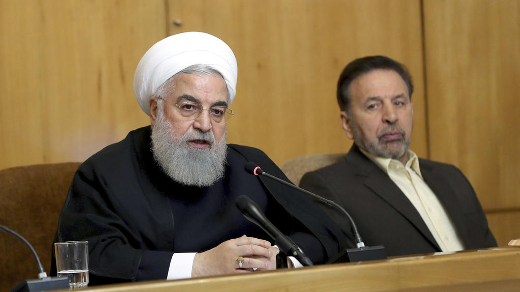 ARCHIV - 24.04.2019, Iran, Teheran: HANDOUT - Dieses vom Office of the Iranian Presidency zur Verfügung gestellte Foto zeigt Hassan Ruhani, Präsident des Iran, während einer Kabinettssitzung. Zum Jahrestag des US-Ausstiegs aus dem internationalen Ato