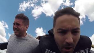Menderes Bagci und Joey Heindle auf der Achterbahn "Colossos" im Heide Park