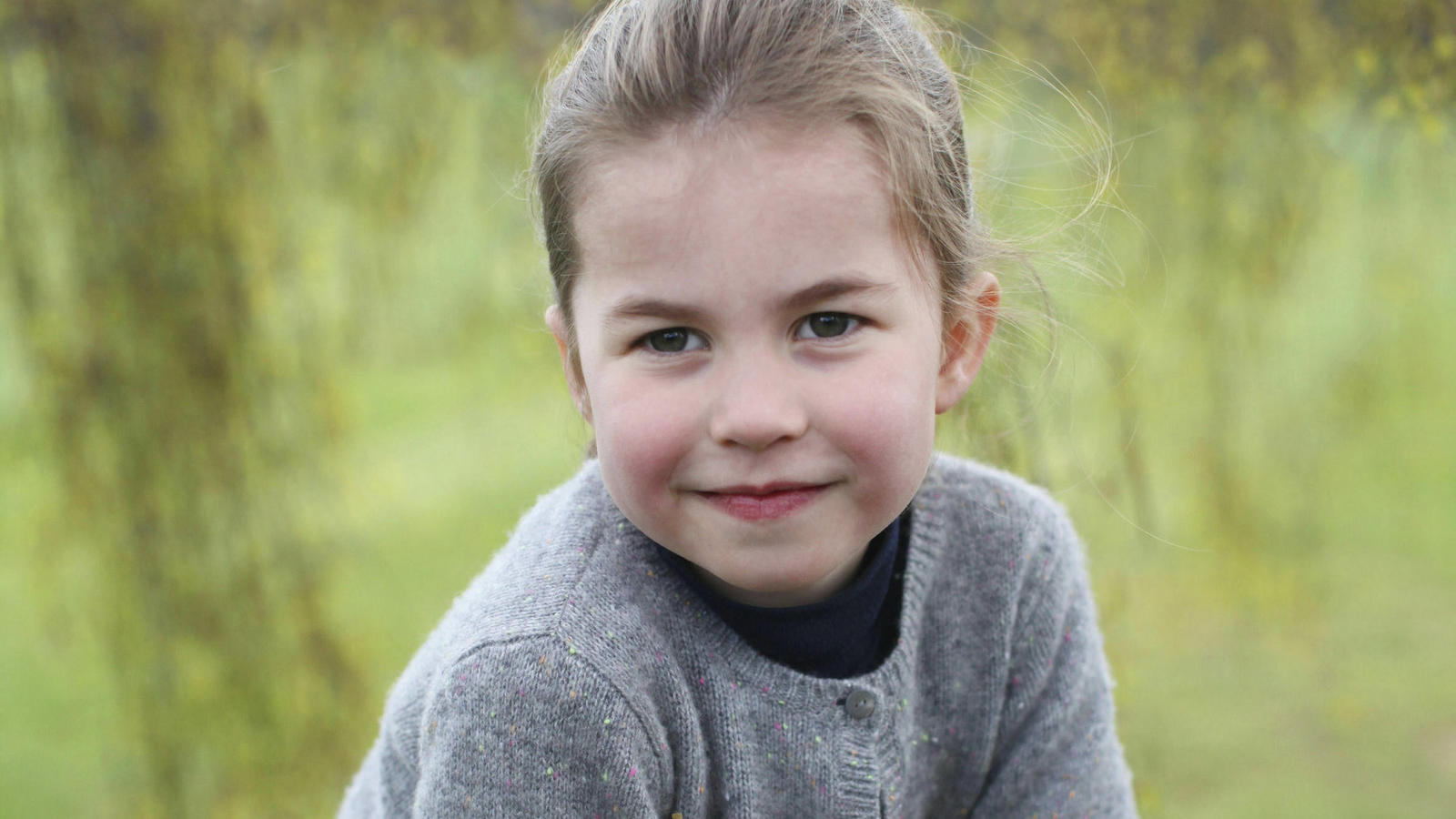6 Geburtstag Prinzessin Charlotte Wirkt Auf Neuem Foto Schon Richtig Erwachsen