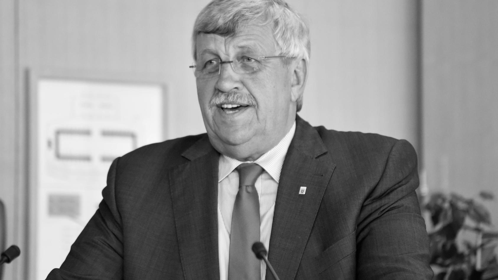 Sie sucht ihn wolfhagen